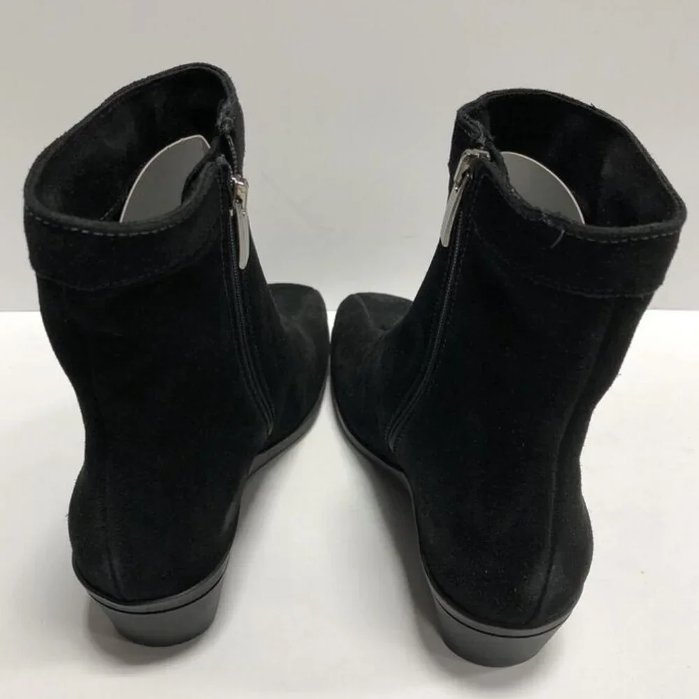 La Canadienne Elizabeth, Women's Black Suede Zip Ankle Booties, Size 6.5Wide